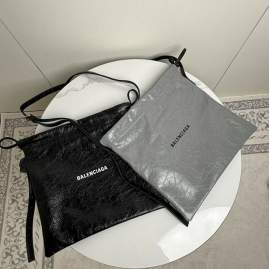 Picture of Balenciaga Handbags _SKUfw225795677fw